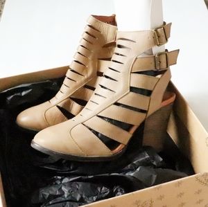 Free People • Hayes bootie 37